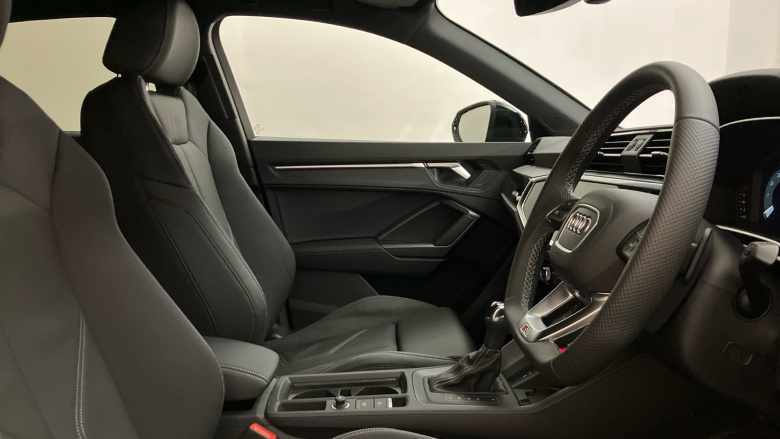 Audi Q3 40 TFSI Quattro Black Ed 5dr S Tronic [Tech Pack] Petrol Estate